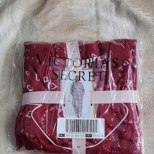 NEW Victoria Secret Flannel Long Pajama Set in Red Swirl Hearts Size M Short
